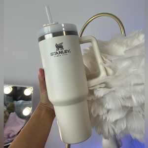 Cream 40oz Stanley